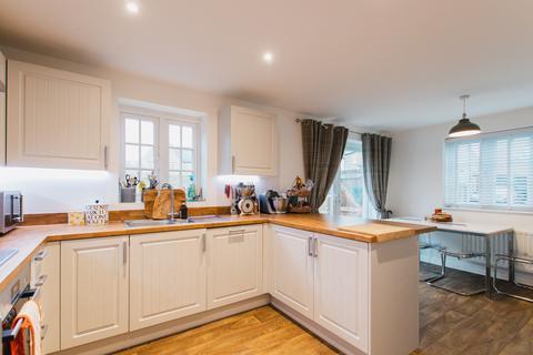 undefined, Roberts Road, Silverstone, NN12