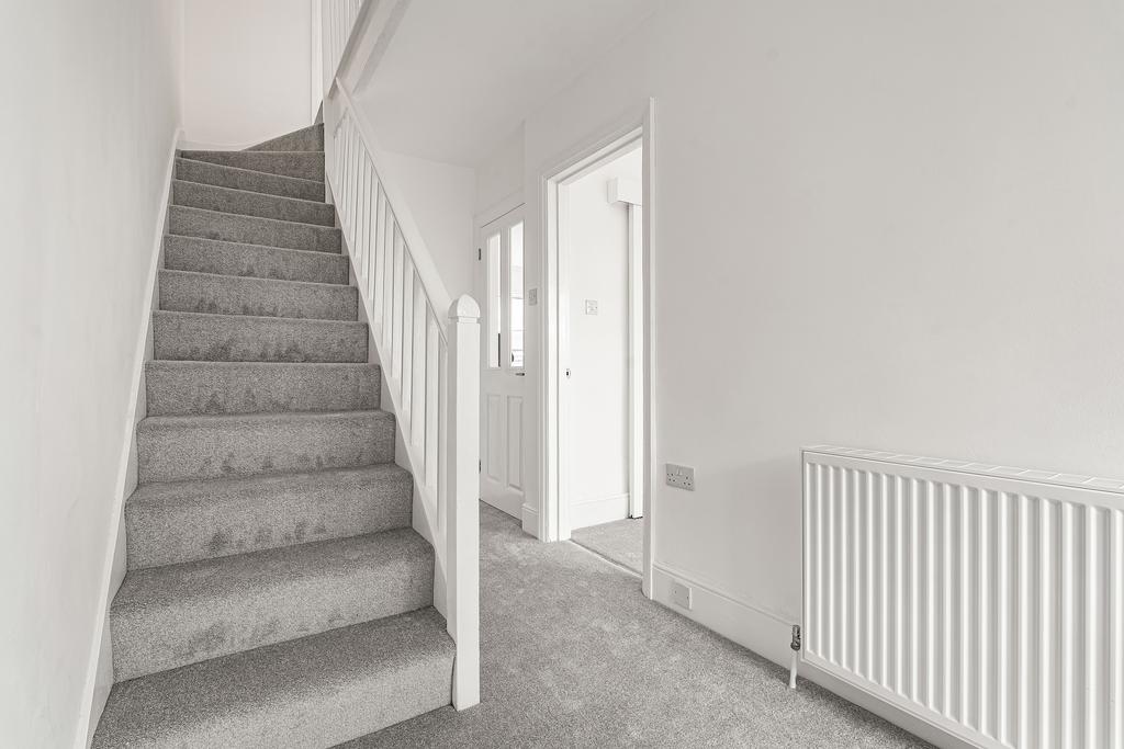 19 Entrance Hall