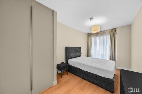 3 bedroom flat to rent, Zinc Street Sugar House Island E15