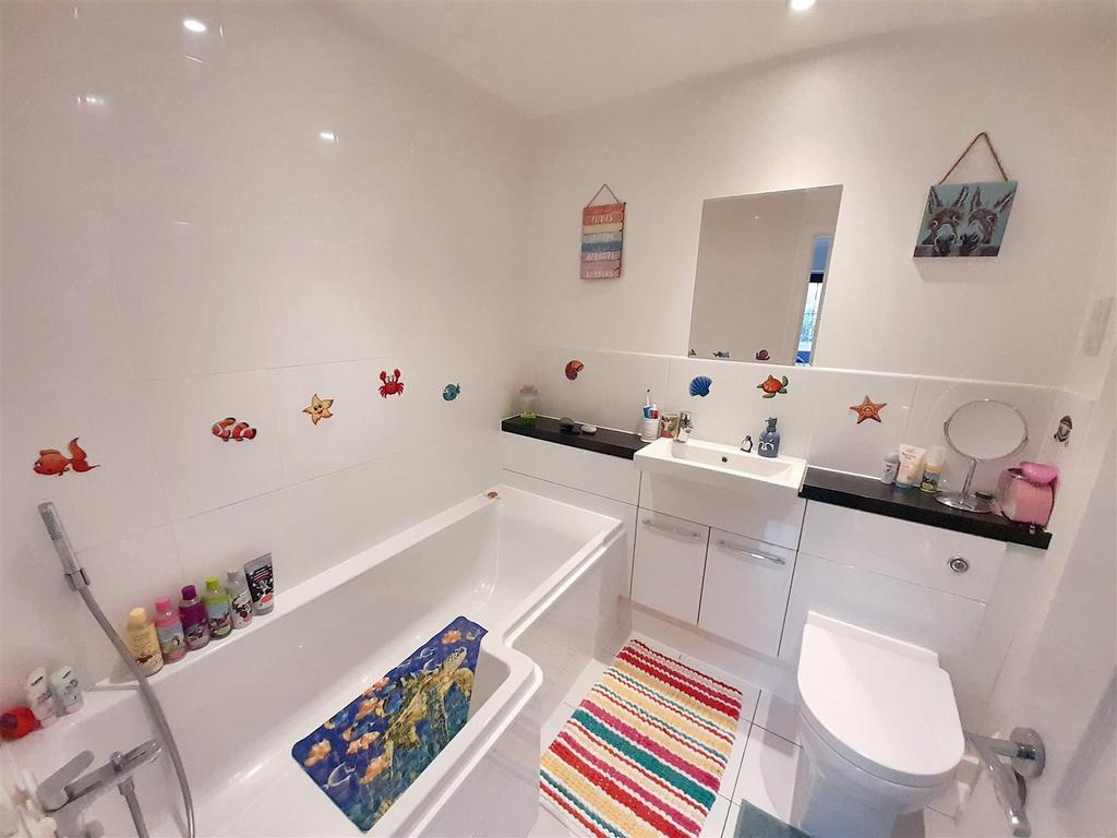 Bathroom new.jpg