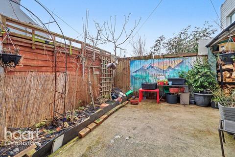 3 bedroom end of terrace house for sale, Manorhall Gardens, London