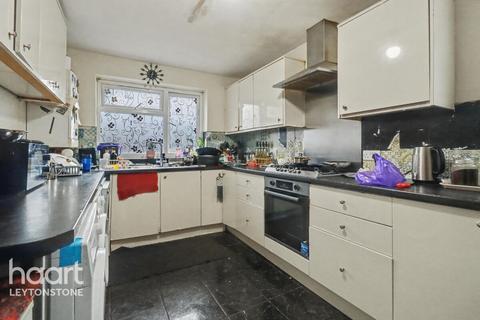 3 bedroom end of terrace house for sale, Manorhall Gardens, London