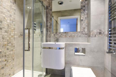 2 bedroom flat to rent, Welmar Mews, London SW4