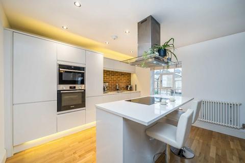 2 bedroom flat to rent, Welmar Mews, London SW4