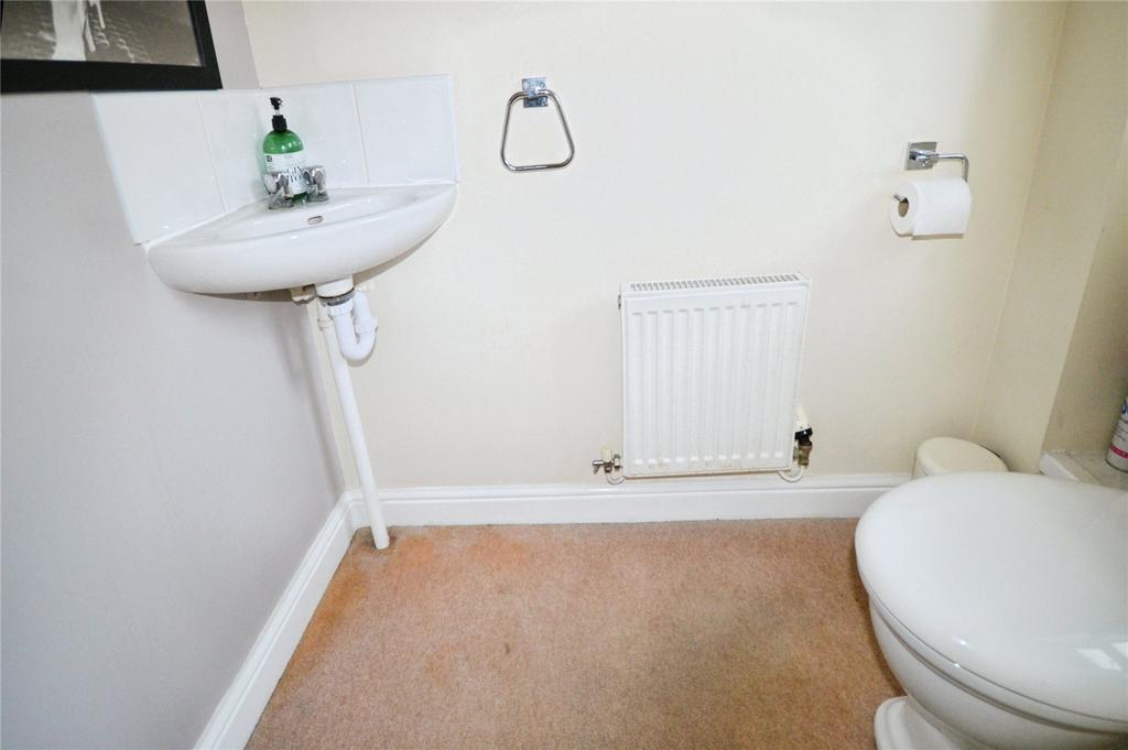 Cloakroom/Wc