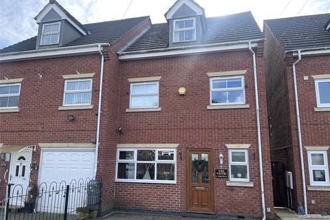 Fox Field, Swadlincote DE11