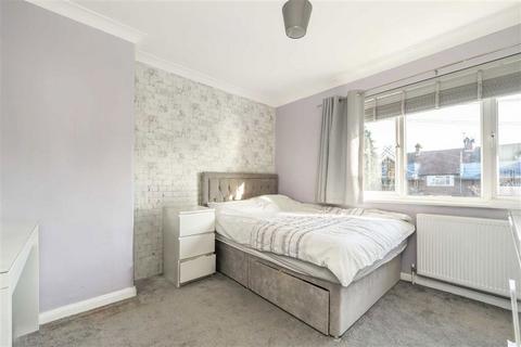 undefined, Strathmore Road, Teddington TW11