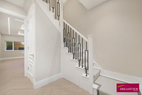 5 bedroom detached house for sale, Wentworth Road Golders Green London, NW11 0RN