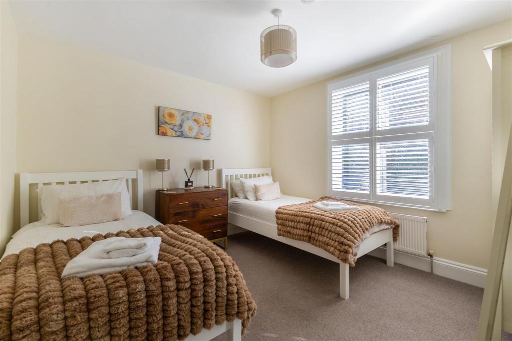 Bedroom 3.jpg