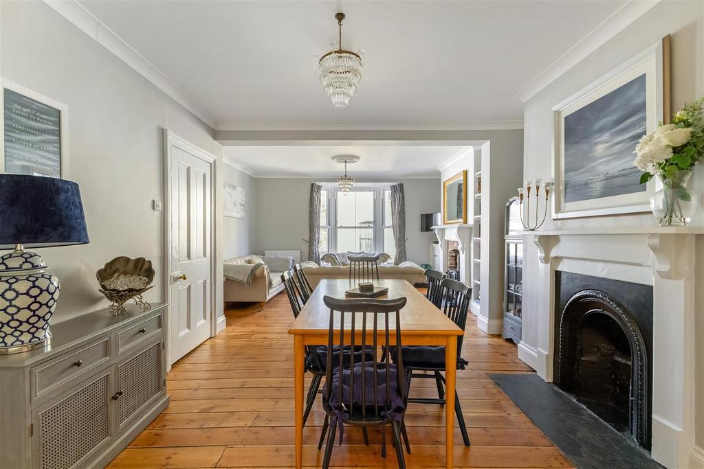Living area.jpg