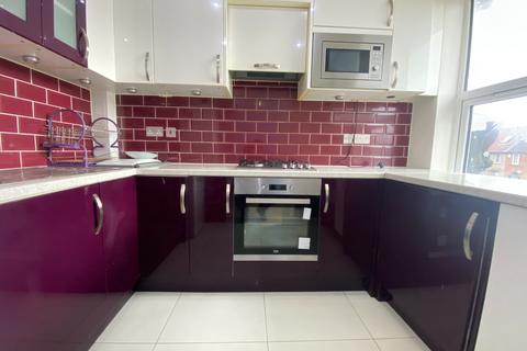 2 bedroom flat to rent, Deansbrook Road, Edgware, Greater London, HA8