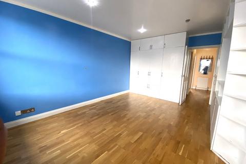 2 bedroom flat to rent, Deansbrook Road, Edgware, Greater London, HA8