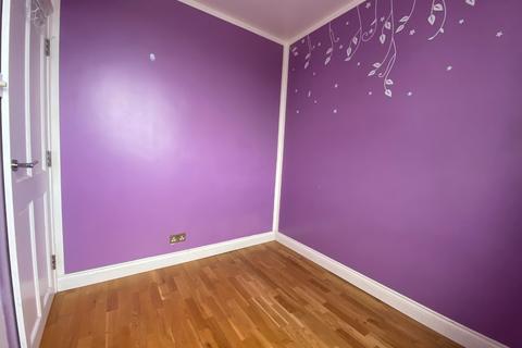 2 bedroom flat to rent, Deansbrook Road, Edgware, Greater London, HA8