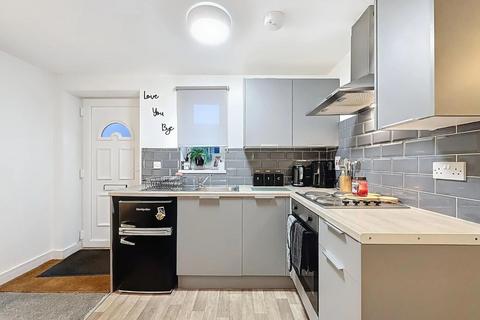1 bedroom apartment to rent, Railway Street, Splott, CF24