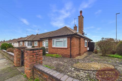 2 bedroom bungalow for sale, Debdale Road, Northampton, NN3 2TR