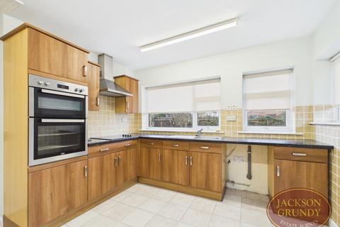 2 bedroom bungalow for sale, Debdale Road, Northampton, NN3 2TR