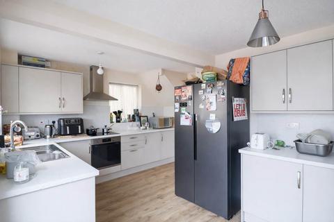 3 bedroom detached house for sale, Challow Drive, Milton Hillside - Detached Blank Canvas Family Home