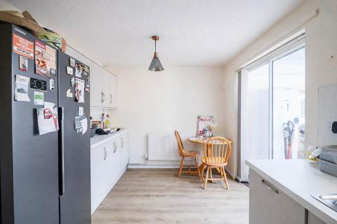 3 bedroom detached house for sale, Challow Drive, Milton Hillside - Detached Blank Canvas Family Home