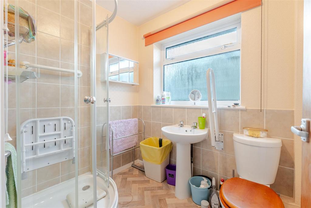 16 Wemberham Crescent 25.jpg