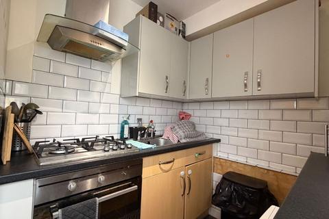 2 bedroom flat for sale, Flat 1 Rebecca Court, 40 Dagnall Park, South Norwood, London, SE25 5EG