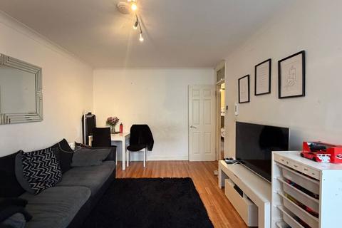 2 bedroom flat for sale, Flat 1 Rebecca Court, 40 Dagnall Park, South Norwood, London, SE25 5EG