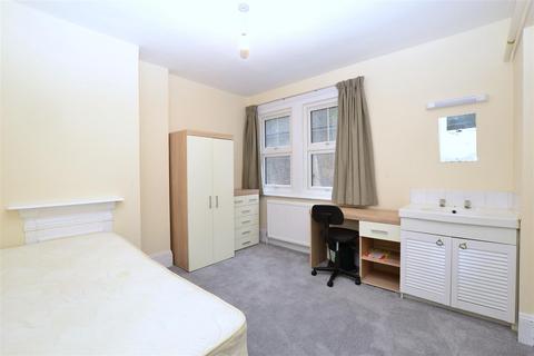 undefined, Room 4, 25 Upper Redlands