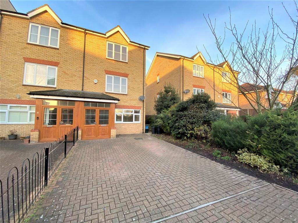 Queen Mary Villas E18