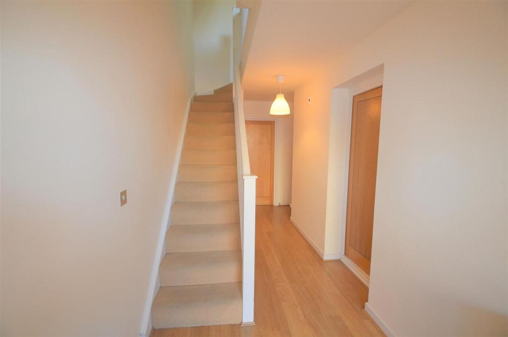 Queen Mary Villas E18