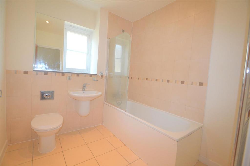 Queen Mary Villas E18