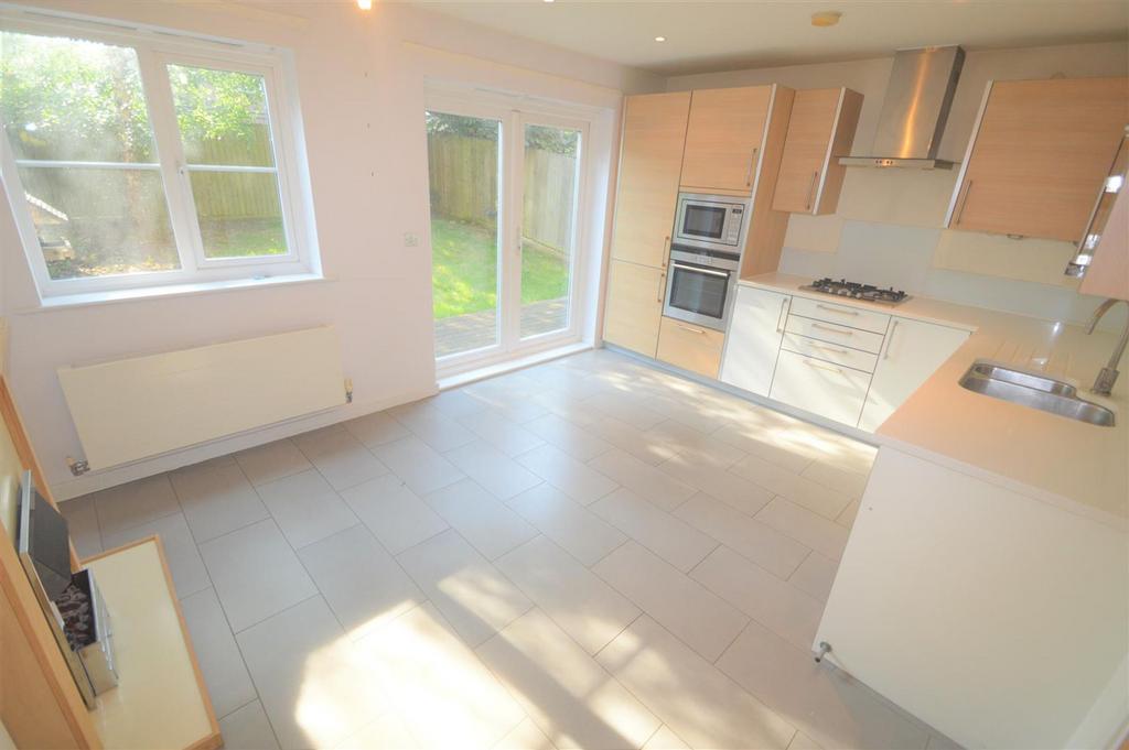 Queen Mary Villas E18