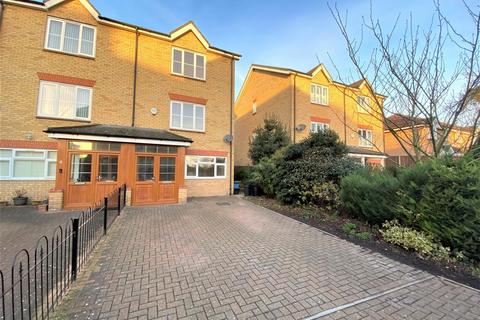 undefined, Fieldhouse Close, London, E18