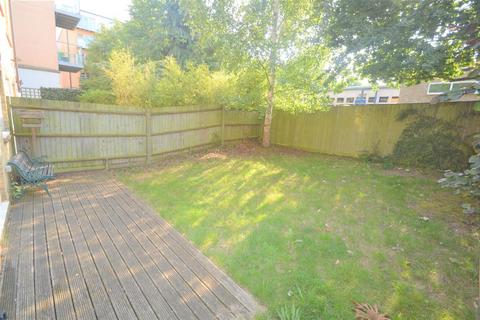 undefined, Fieldhouse Close, London, E18