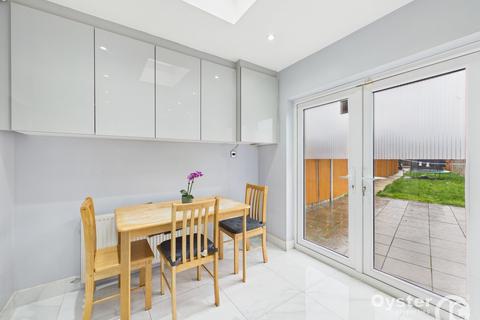 4 bedroom semi-detached house for sale, Boxtree Lane, Harrow, HA3