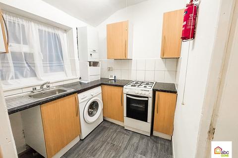 2 bedroom flat to rent, Western Road, London