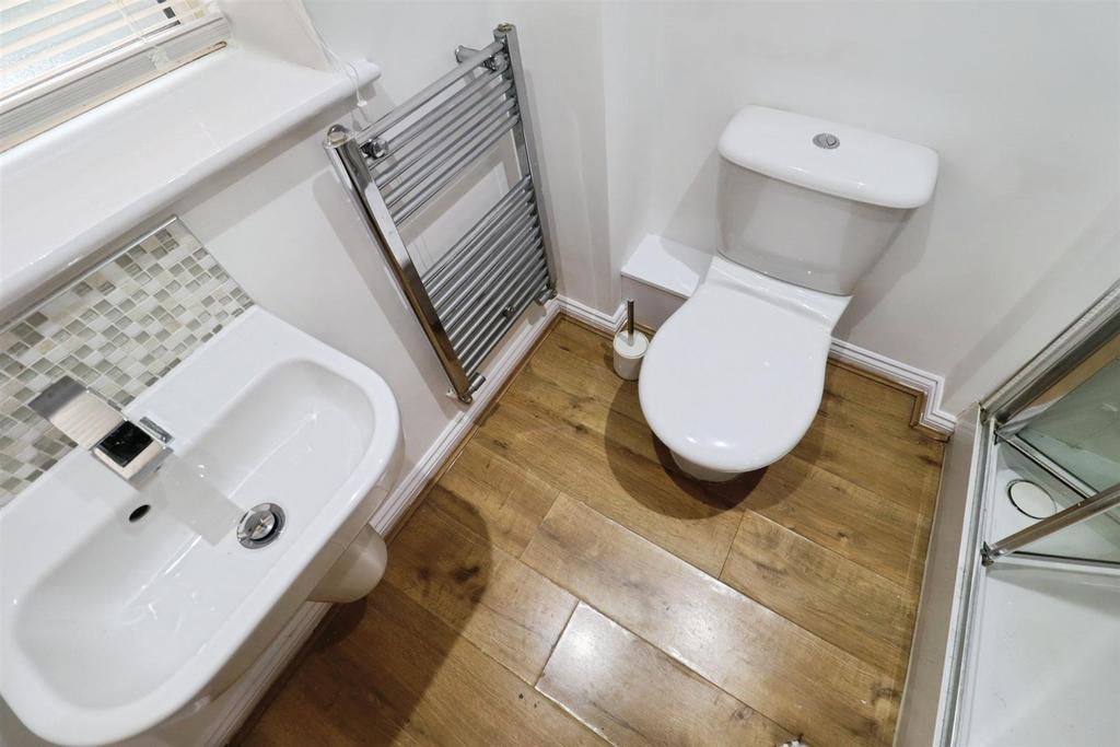 418c8214-Ensuite.JPG