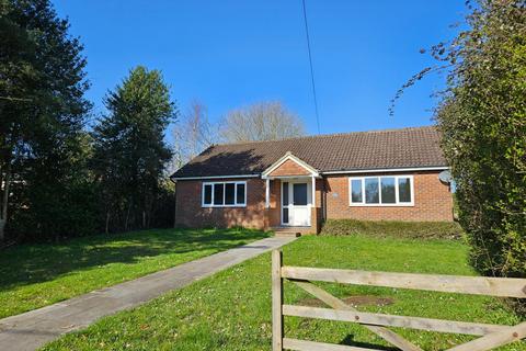 3 bedroom bungalow for sale, High Street, Shirrell Heath, Southampton, Hampshire, SO32