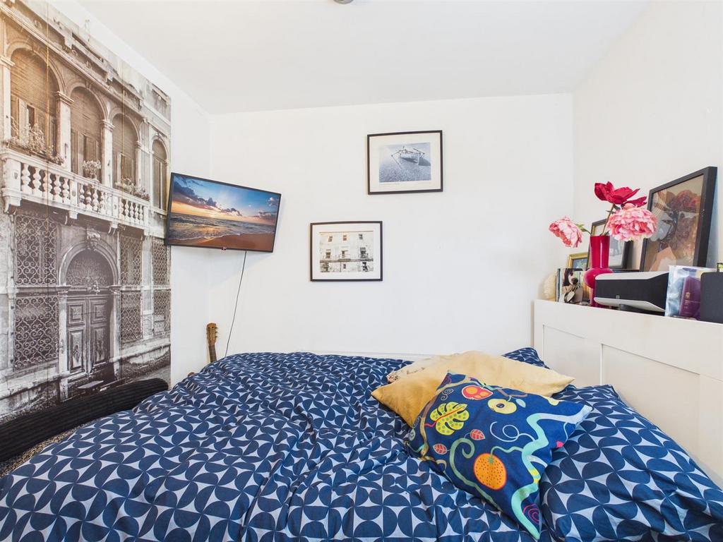 Bedroom shot 2.jpg
