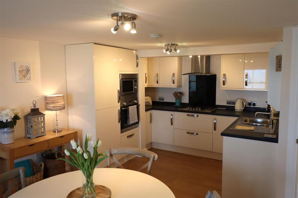 Kitchen.JPG
