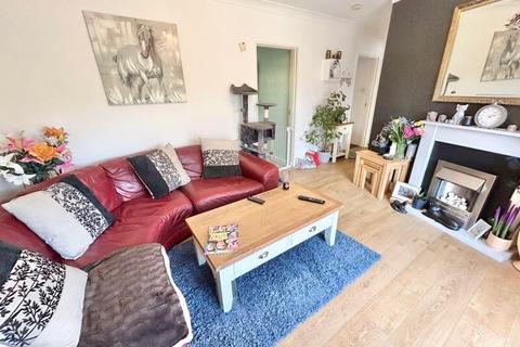 2 bedroom flat for sale, Gorlan, Conwy, LL32