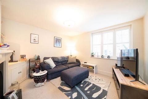 2 bedroom flat for sale, Frogmore, London SW18