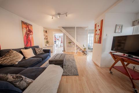 3 bedroom semi-detached house for sale, Wivelsfield Road, Haywards Heath, RH16
