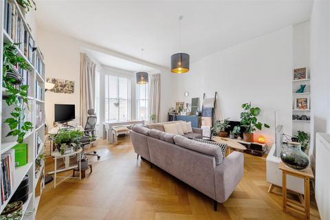 undefined, Avenue Elmers, Surbiton