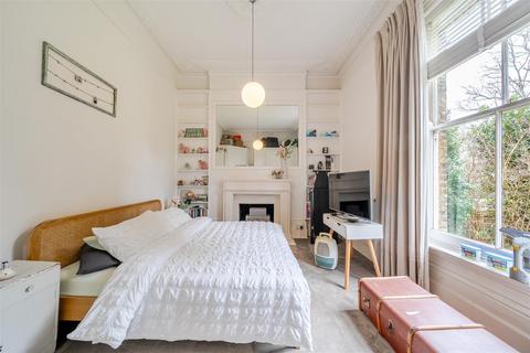 undefined, Avenue Elmers, Surbiton
