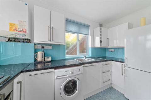 undefined, Epsom Road, Morden SM4
