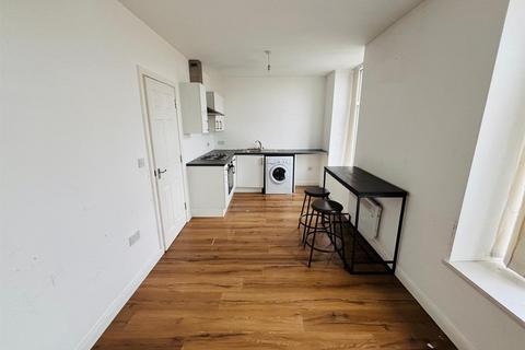2 bedroom flat for sale, Whingate mill, Leeds