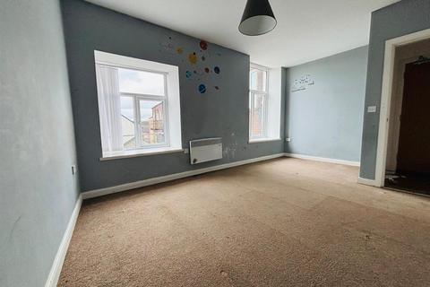 2 bedroom flat for sale, Whingate mill, Leeds