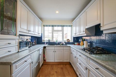 4 bedroom detached house for sale, Kelsey Avenue, Finchampstead, Wokingham, RG40