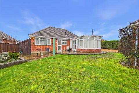 2 bedroom bungalow for sale, Deneve Avenue, Poole, Dorset, BH17
