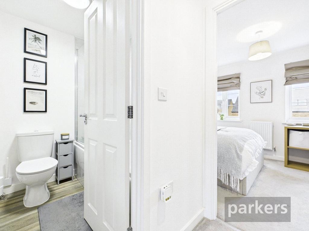 Bathroom/Hallway
