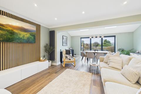 3 bedroom terraced house for sale, Farndale Gardens, Hazlemere